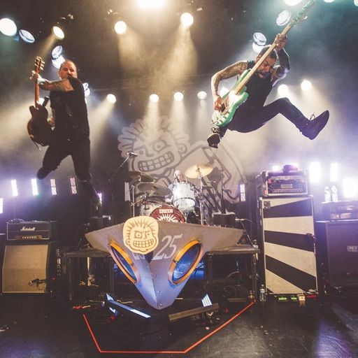 MxPx in concert